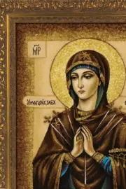 Икона из янтаря "Умягчение злых сердец"